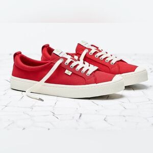 CARIUMA‎ WOMEN RED CANVAS SNEAKERS